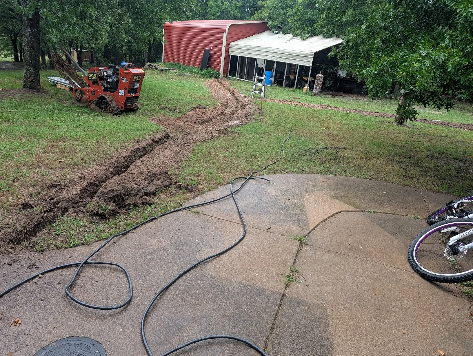 Trenching machine cutting the trench out to the solar field